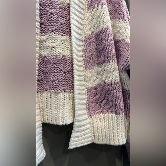 🌟 3/$25 Forever 21 Knit Cropped Cardigan, Purple and White, size medium - Picture 5 of 5